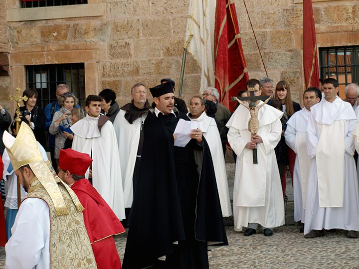 La Villa Ducal recreó la traslación del Santíssimo Sacramento y la inauguración de la Colegiata de San Pedro