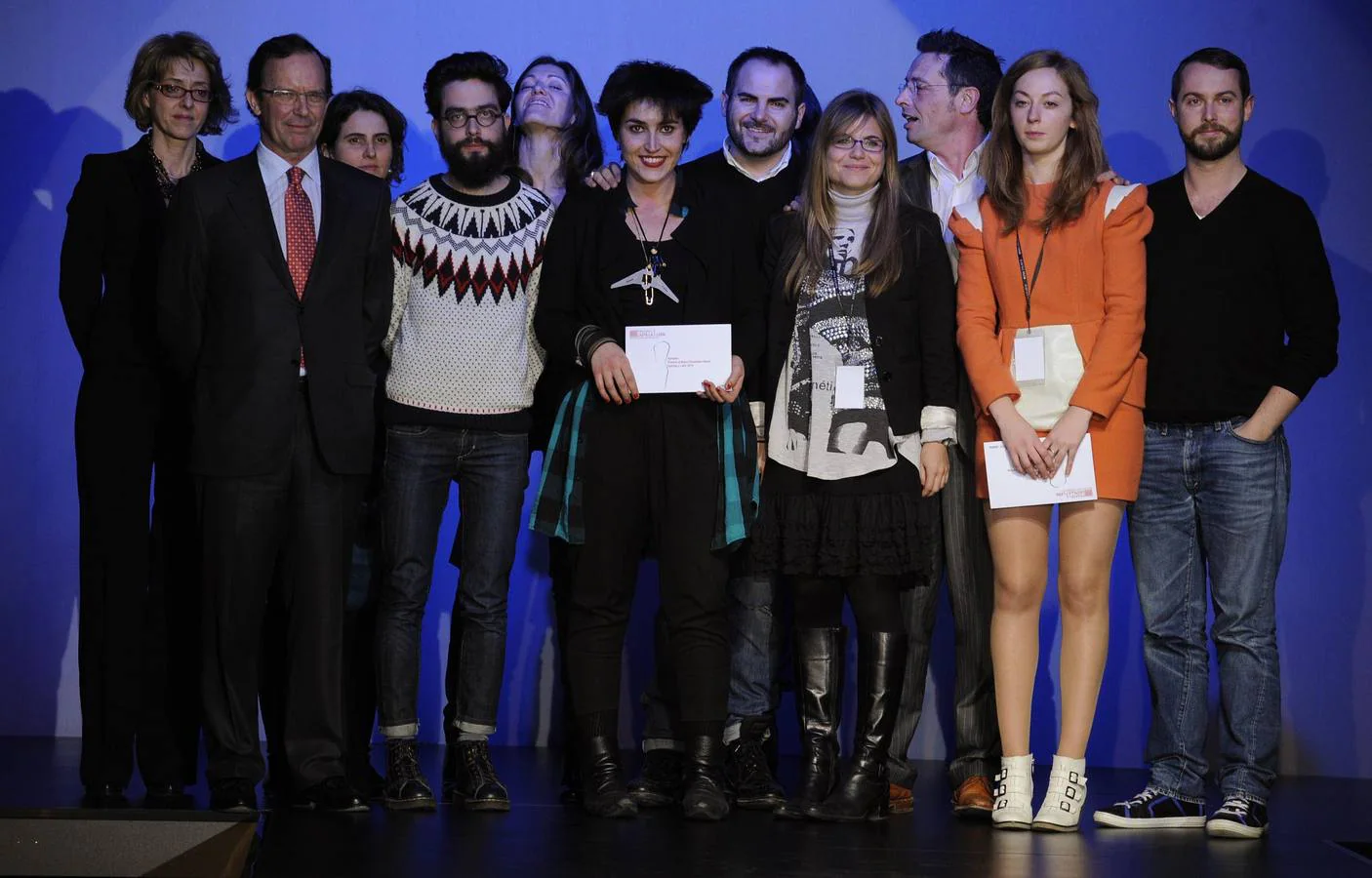 2010. Paula Caballero (c), ganadora del Premio al mejor Diseñador Novel de Castilla y León en la XII edición de la Pasarela de Moda de Castilla y León.