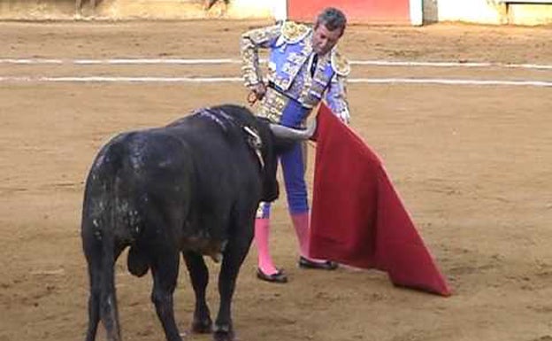 Miguel Espinosa, 'Armillita', en la corrida de despedida del toreo en 2004. 