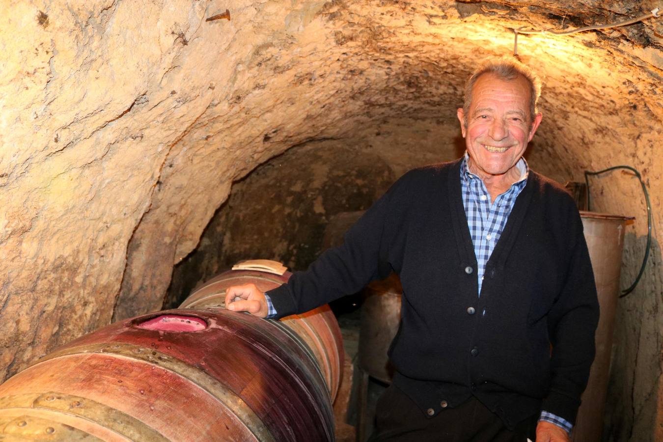 En plena preparación de los caldos, algunos vecinos han abierto las puertas de sus bodegas para que los visitantes puedan conocer esta arquitectura hipogea, tan característica en el Cerrato