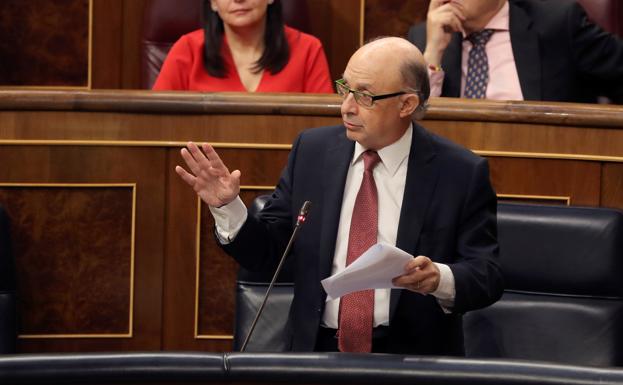 Cristóbal Montoro, ministro de Hacienda.