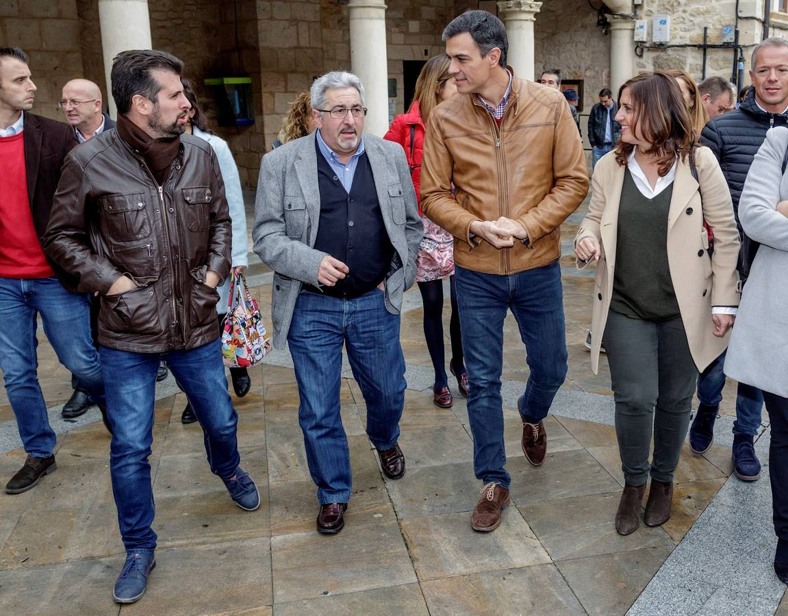 El secretario general del PSOE ha participado en una reunión de dirigentes socialistas en la región con alcaldes burgaleses de las comarcas de Las Merindades y La Bureba