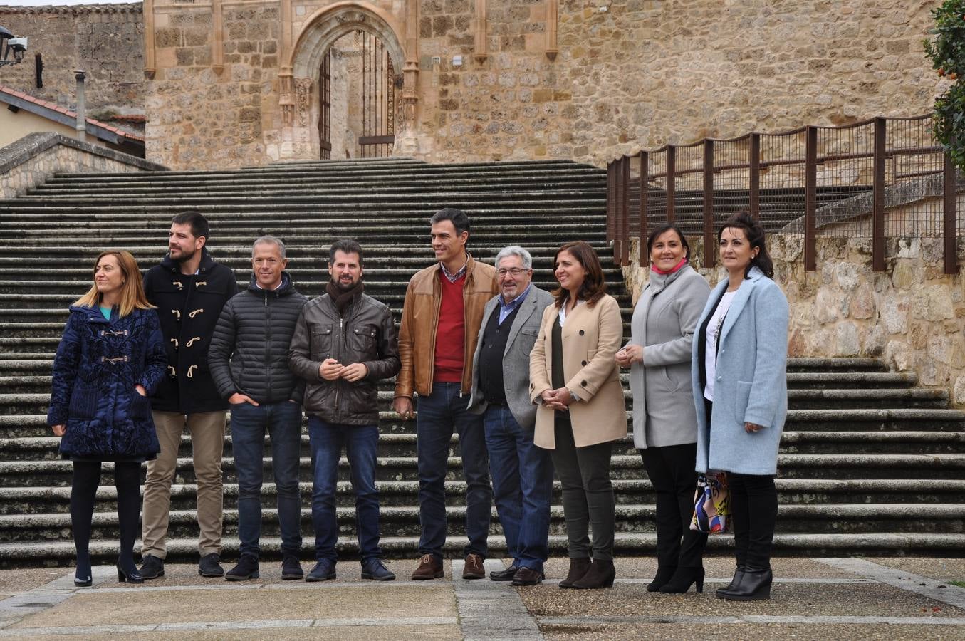 El secretario general del PSOE ha participado en una reunión de dirigentes socialistas en la región con alcaldes burgaleses de las comarcas de Las Merindades y La Bureba