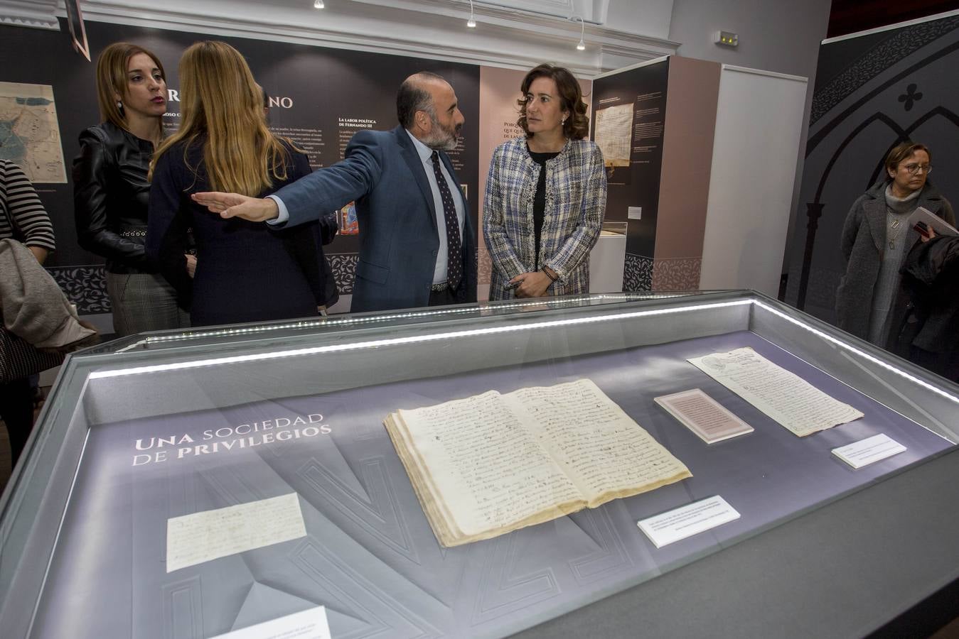 La muestra recorre el legado documental del rey santo en el Archivo General de Castilla y León