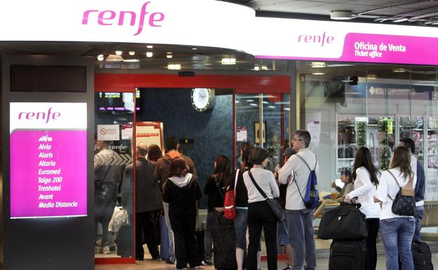 Una oficina de venta de Renfe.