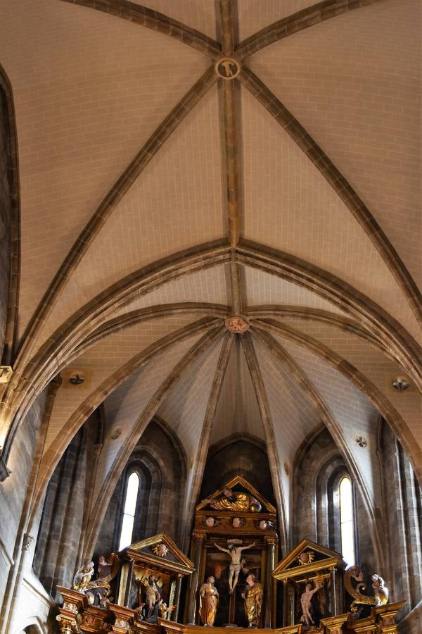 La Junta de Castilla y León ha concluido la restauración de las bóvedas y la cúpula de la torre de la Colegiata de San Miguel, con motivo de la próxima exposición que se celebrará en 2018