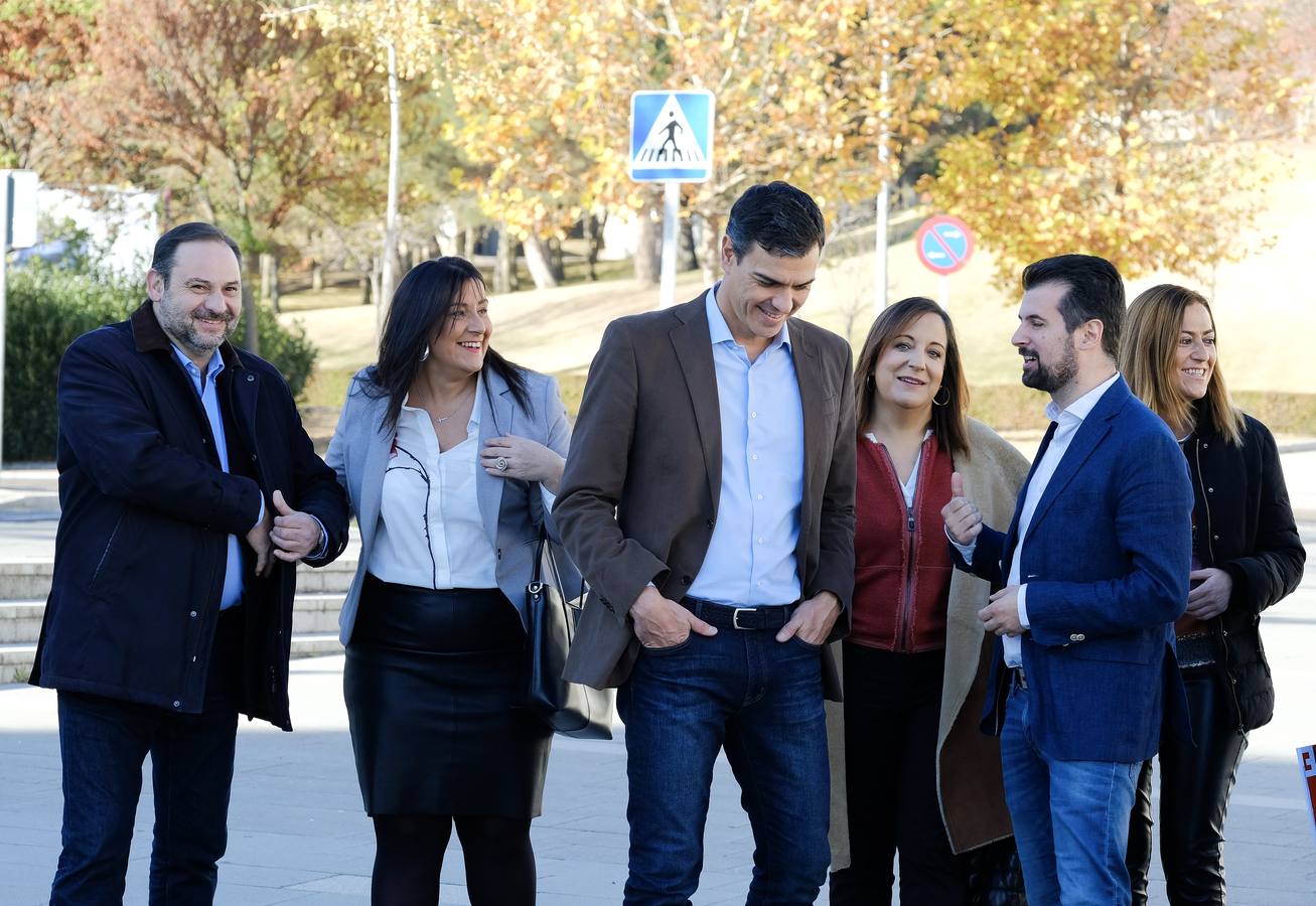 El secretario general del PSOE, Pedro Sánchez, ha avanzado que su partido irá «de la mano» con el PSC a la hora de tejer pactos de Gobierno tras las elecciones catalanas del 21 de diciembre