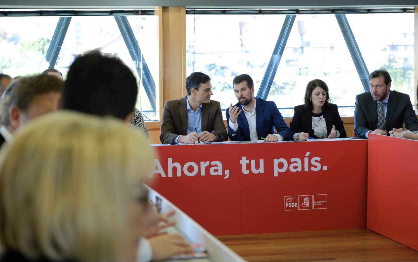 El secretario general del PSOE, Pedro Sánchez, ha avanzado que su partido irá «de la mano» con el PSC a la hora de tejer pactos de Gobierno tras las elecciones catalanas del 21 de diciembre