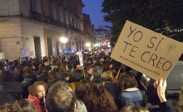 «Yo sí te creo», Madrid grita contra la «justicia patriarcal» en apoyo a la víctima de 'La manada'