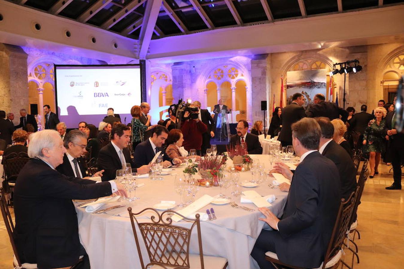 El ministro de Energía acudió a la cena de gala que puso el punto final a un año de conmemoración