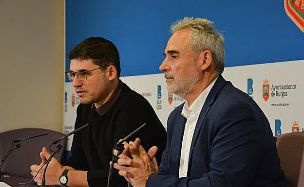 El portavoz de Imagina, Raúl Salinero, acompañado del concejal Marco Antonio Manjón