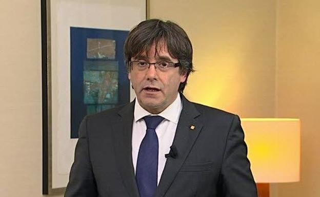 Puigdemont, a los exconsejeros: «Haced lo que haga falta» para salir de prisión