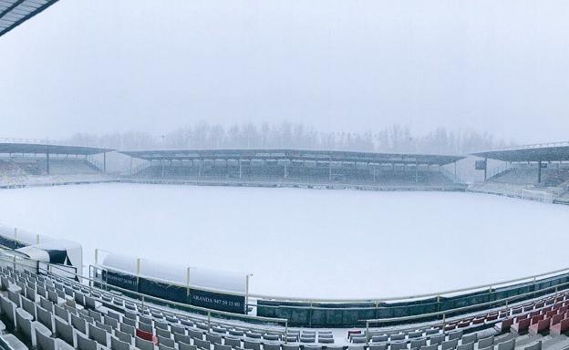 La nieve de las últimas jornadas ha afectado al terreno de juego