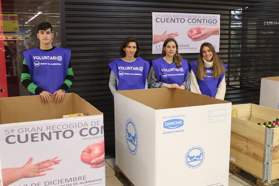 Miles de burgaleses han participado este fin de semana en la Gran Recogida de Alimentos organizada por el Banco de Alimentos en diferentes supermercados de la provincia