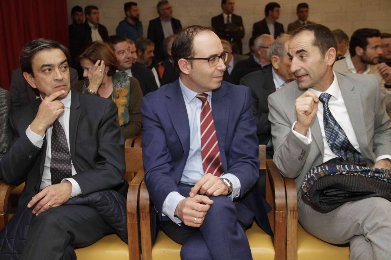 El reconocimiento, que ha congregado a numerosos invitados, ha tenido lugar este mediodía en el castillo de Peñafiel