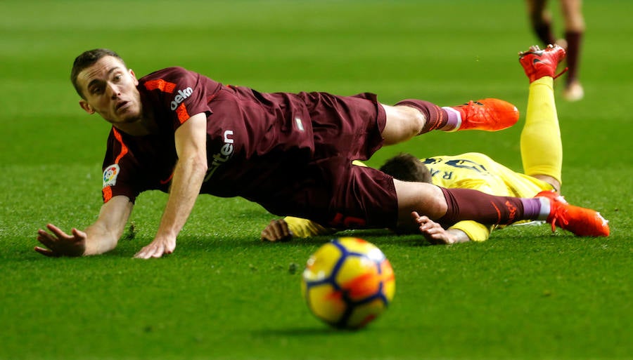 El conjunto de Valverde se impuso al de Calleja por 0-2 con goles de Luis Suárez y Messi. Los tantos llegaron cuando el Villarreal estaba con diez por expulsión de Raba. 