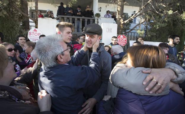 Paralizan por tercera vez un desahucio en Granada porque la hipoteca tuvo cláusula suelo