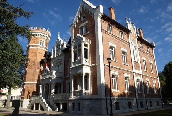 Palacio de la Isla, sede del Instituto Castellano y Leonés de la Lengua