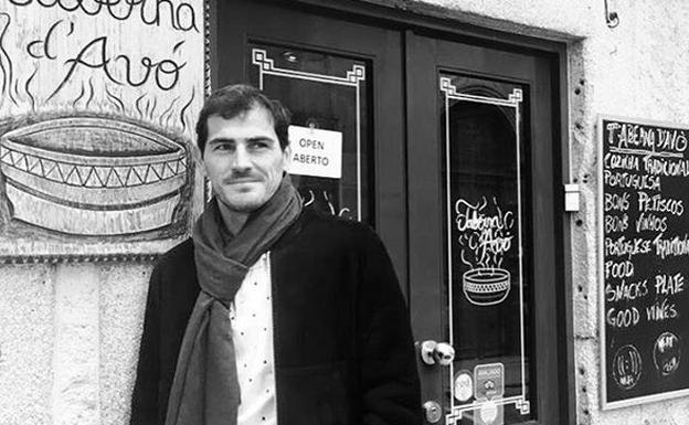 Iker por las calles de Oporto. 