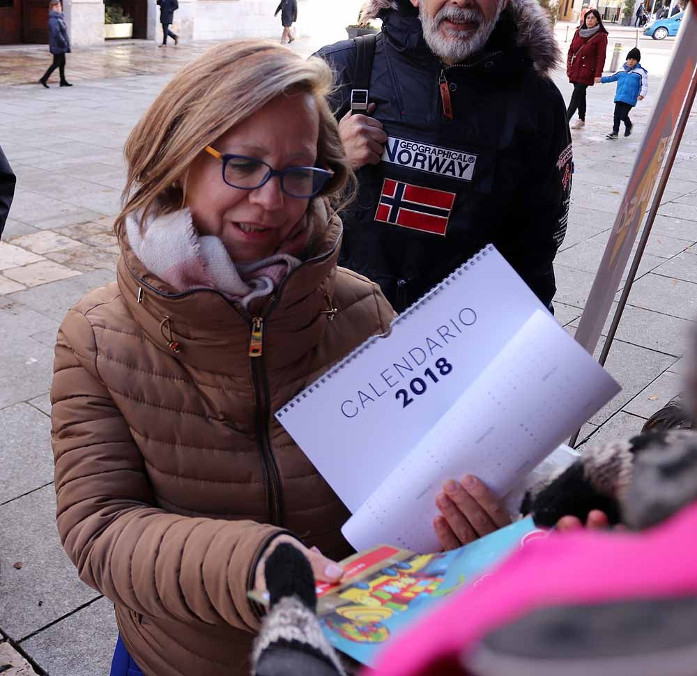 Los burgaleses entregan un juguete a Cruz Roja