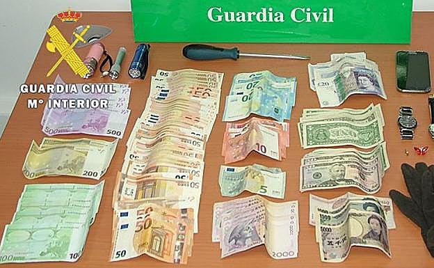 Material recuperado por la Guardia Civil