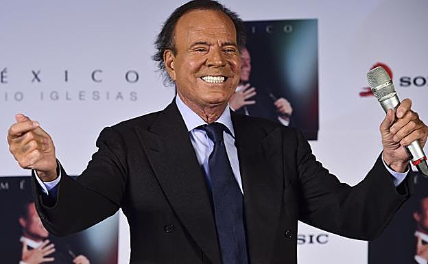 El cantante Julio Iglesias. 
