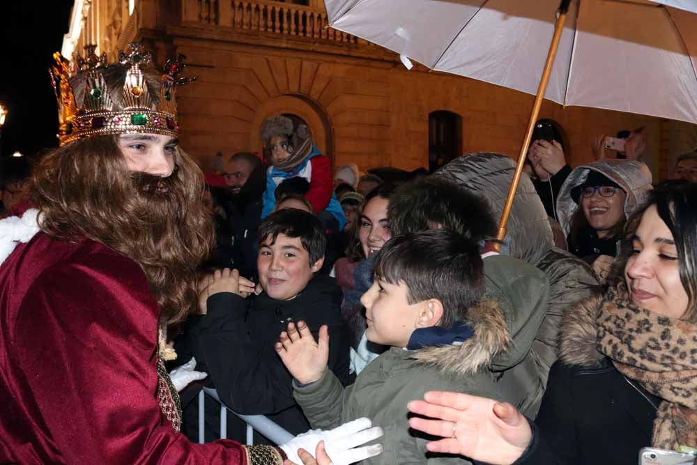 La Cabalgata de Reyes ha hecho las delicias de grandes y pequeños