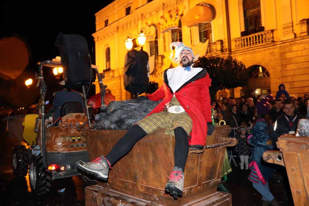 La Cabalgata de Reyes ha hecho las delicias de grandes y pequeños