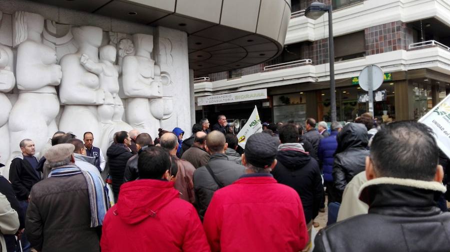 La Alianza UPA-COAG realizó ayer diferentes actos en Salamanca, Burgos, Palencia y Zamora en contra de la la nueva normativa de purines.