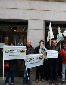 Imagen secundaria 2 - Manifestaciones en Zamora, Burgos y Segovia.