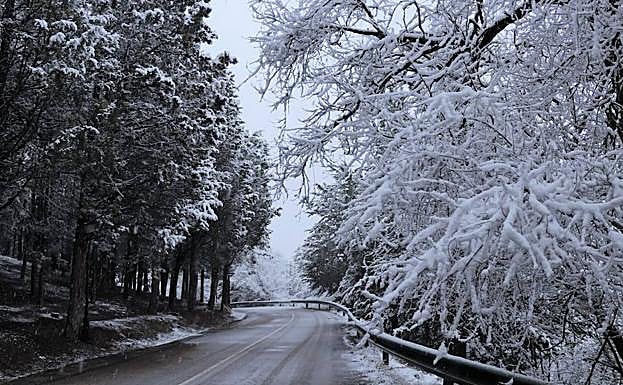 La nieve no ha provocado de momento problemas en las carreteras