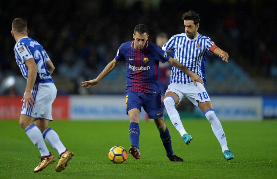 El Barça remonta un 2-0 en Anoeta, acaba con el gafe y completa una primera vuelta casi perfecta, ninguna derrota y único club invicto en Europa.