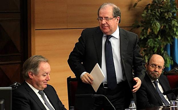 El presidente de la Junta Juan Vicente Herrera, interviene en el XXI Fórum de Automoción Española en el que se reconoce como Personaje Ilustre a Ernesto Antolín.