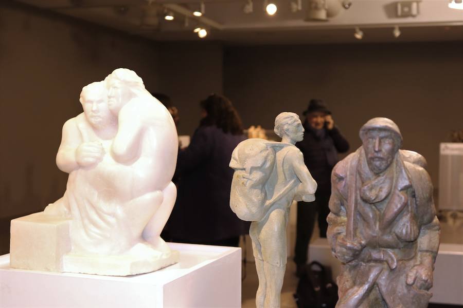 El artista burgalés expone 61 piezas escultóricas en la Fundación Cajacírculo, una retrospectiva de cinco décadas