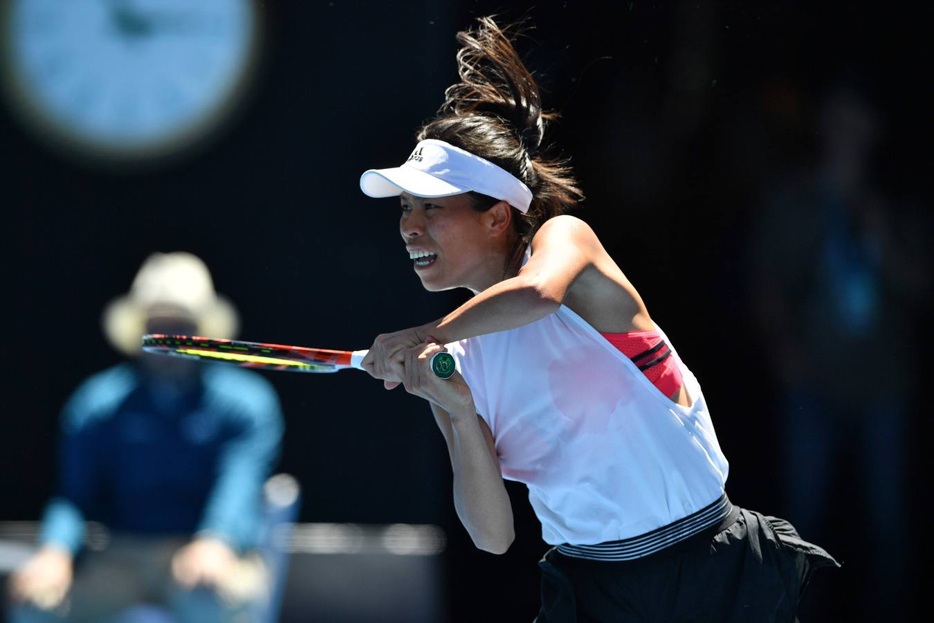 Garbiñe Muguruza cayó derrotada en segunda ronda del Abierto de Australia ante la taiwanesa Su-Wei Hsie por 7-6 (1) y 6-4.