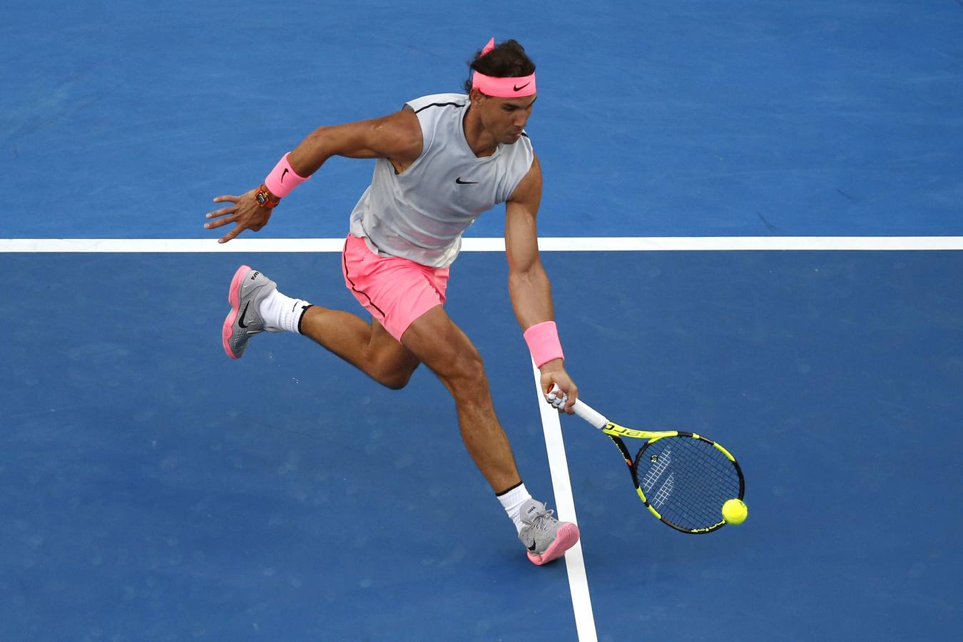 LAs mejores imágenes del partido de tercera ronda del Open de Australia entre Rafa Nadal y Damir Dzumhur.