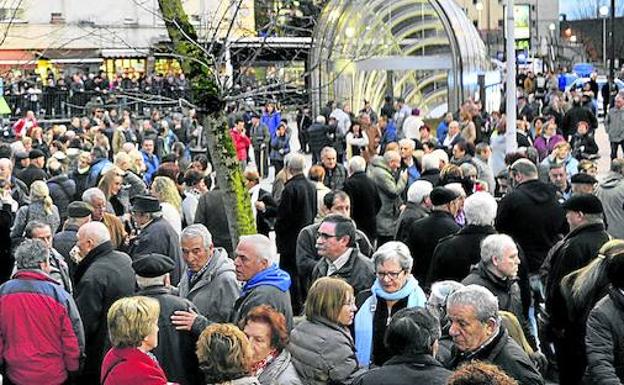 Multitudinaria despedida del matrimonio zamorano, que fue asesinado en Bilbao 