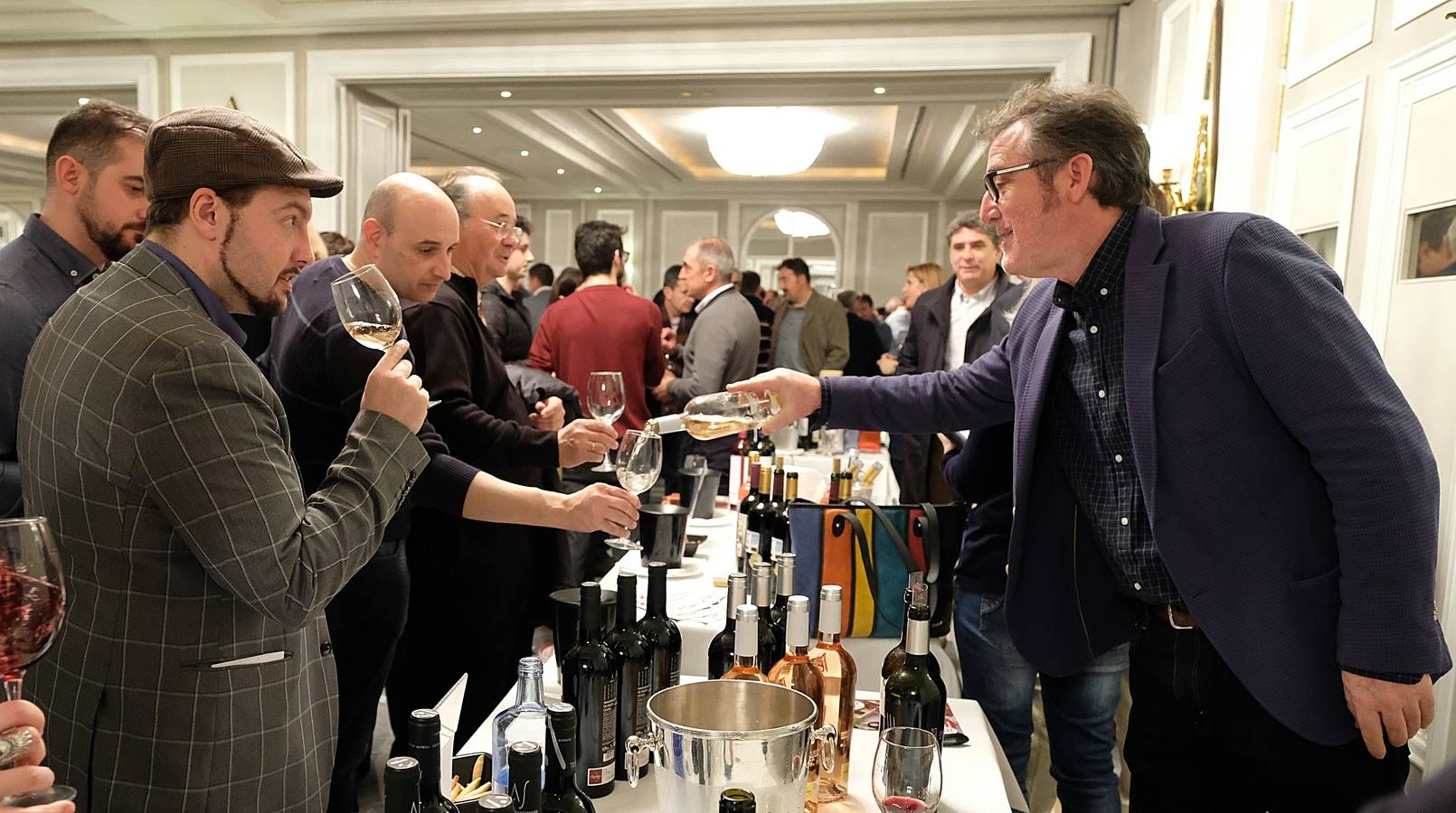 112 bodegas de todas las Denominaciones de Origen regionales han participado en el evento celebrado en el hotel Villa Magna de Madrid