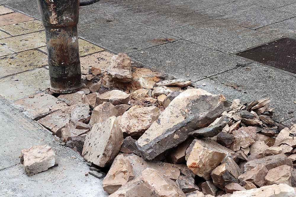 Los operarios han comenzado a trabajar frente a la Diputación