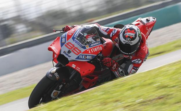 Jorge Lorenzo, durante una sesión de pruebas en Sepang. 