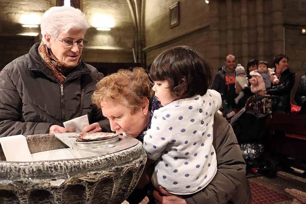 Estos son los bebés que han recibido la bendición de la Misa de la Luz