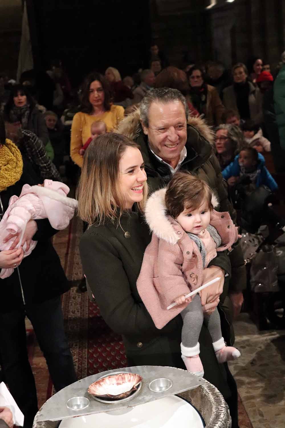 Estos son los bebés que han recibido la bendición de la Misa de la Luz