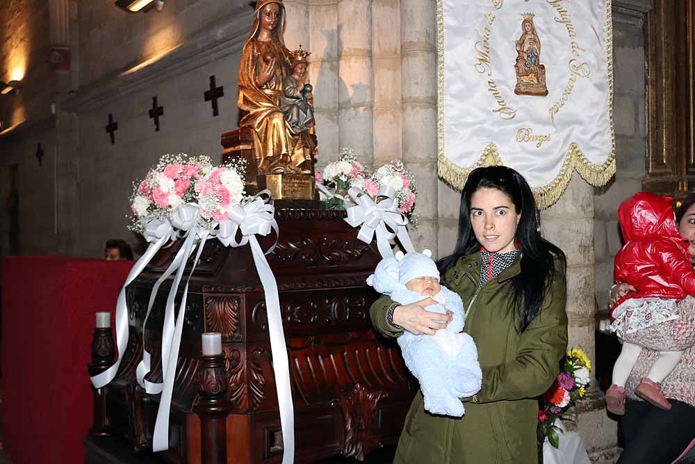 Estos son los bebés que han recibido la bendición de la Misa de la Luz