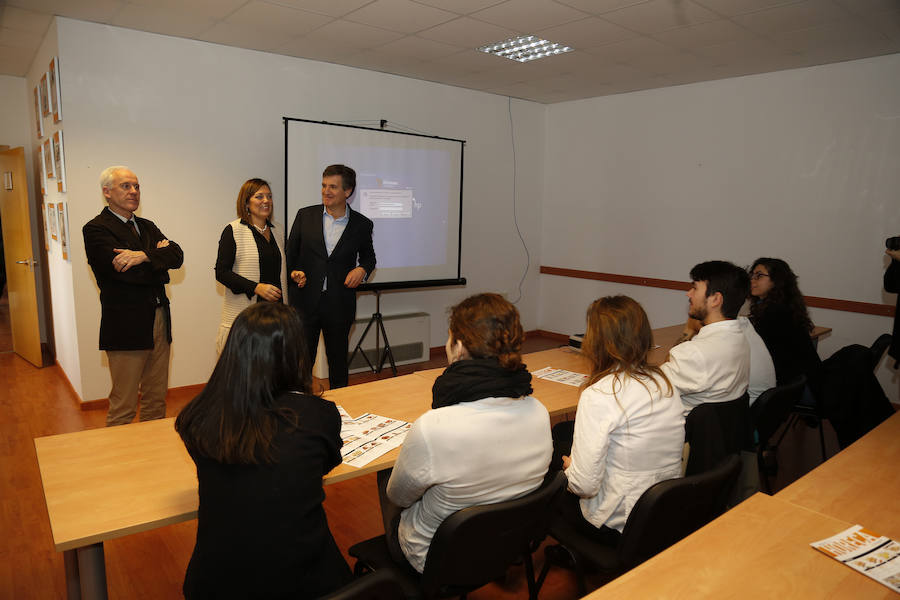 La consejera de Agricultura, con los alumnos de Basque Culinary Center