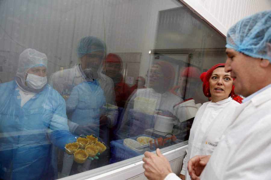 La consejera de Agricultura, con los alumnos de Basque Culinary Center