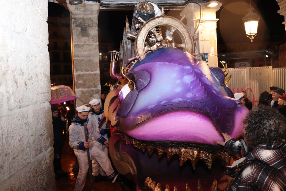 El Entierro de la Sardina cerró ayer los actos festivos del Carnaval burgalés. Llega el tiempo de la Cuaresma, del recato, pero El Sevilla se encargó anoche de darnos humor para soportar los duros días que están por venir