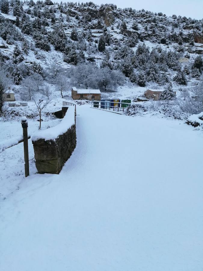 Aquí os dejamos unas imágenes sobre el paso del temporal de nieve por la provincia de Burgos