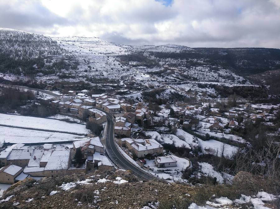 Aquí os dejamos unas imágenes sobre el paso del temporal de nieve por la provincia de Burgos
