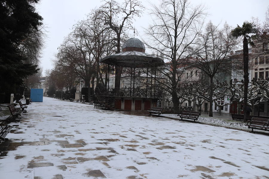 Aquí os dejamos unas imágenes sobre el paso del temporal de nieve por la provincia de Burgos