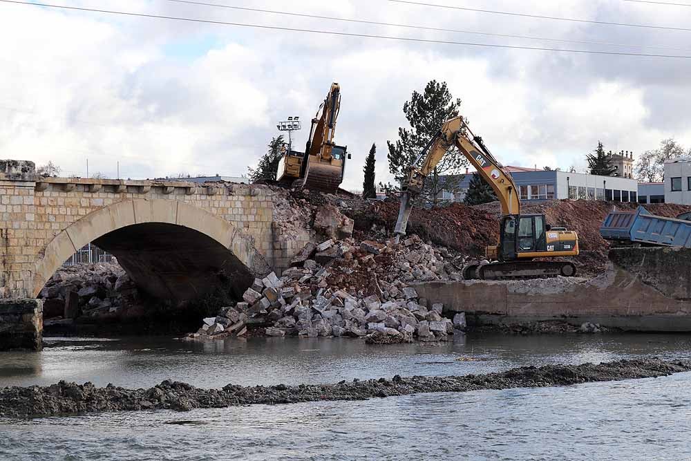 Fotos: Así trabajan las máquinas en el puente de las Rebolledas